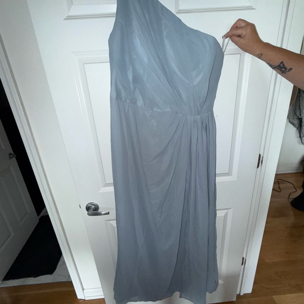 Chic One-Shoulder Dress in Soft Gray